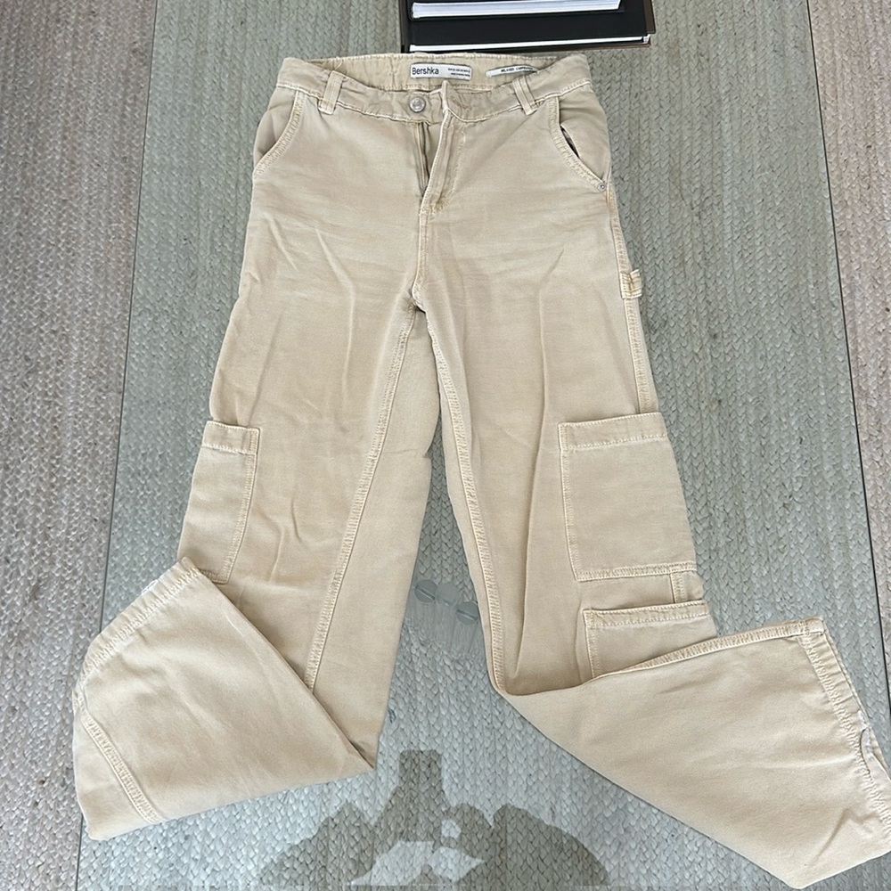 Relaxed tan carpenter pants from asos, brand Bershka USA 00
